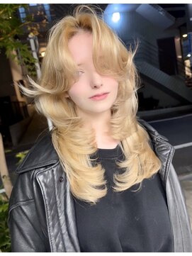 ヌエン 渋谷(NU/EN) 全頭ブリーチ/バタフライカット/ハイレイヤーカット/ハイライト