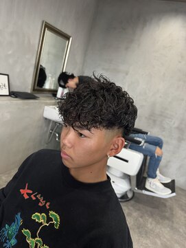 バーバーショップ フォーシーズン(BAR BER SHOP FOURSEASON) スペインカール/外国人風パーマ/フェード
