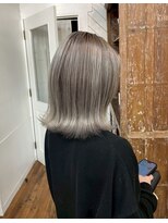 ユイマァル 倉敷店(YUIMARL)&nbsp;ツヤ髪ハイトーン20代30代40代ホワイトシルバーブリーチ