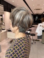 ステア ケース(stair case)&nbsp;白髪を楽しむ70代ハイライト