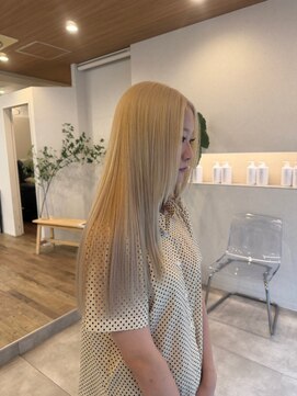 ウタリ(utari) white blond【難波 桜川/ケアブリーチ】