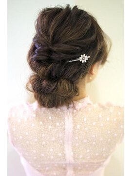 ゲッカビジン(GEKKABIJIN) ラフでオシャレ大人のアップ《ヘアセット&着付 GEKKABIJIN》