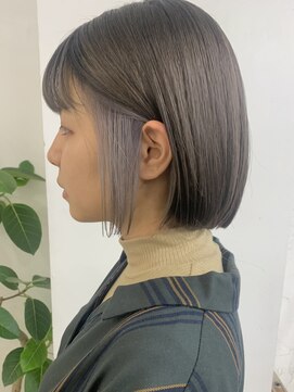エリマ 調布(elima) インナーカラー切りっぱなしボブグレージュミニボブアッシュ