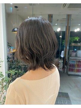 ビアノバ(via nova) 暗髪ボブウルフ