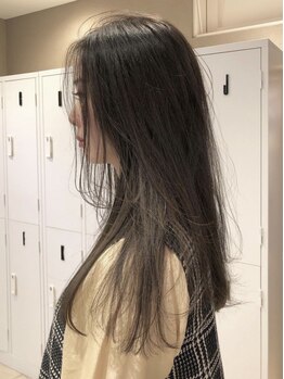 エイチ(811)の写真/髪に合わせたオーダーメイドのAujuaトリートメント。一時的な効果ではなく髪質を改善して根本から綺麗に◎