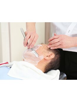 理容店ならではのシェービング技術で周りと差がつく仕上がりに！プロの技でお肌の清潔感と好感度UPに。