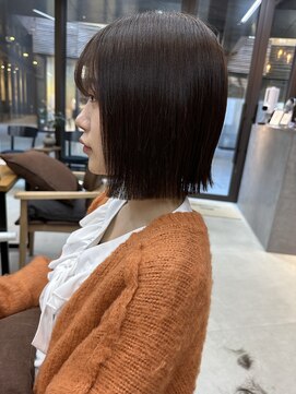 ミィ 表参道(mee.) 【mee.】ヤジマ　パツッとボブ　ブルーブラック