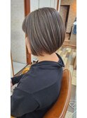 白髪ぼかしハイライトカラー×ボブ