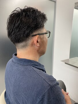 ジエクト アイロ 江坂駅前店(The Ect ilo) フェード風短髪
