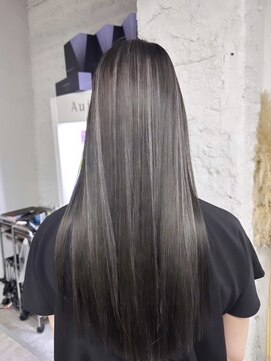 リア(riah) ハイライトダブルカラーレイヤーカット韓国ヘア