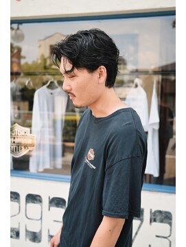 フォーコーナーズカットショップフェイビーズ 名古屋西(FourCornersCutShop favey's) ナチュラルセンターパート × ウェーブ