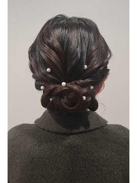 サンジュウナナドシー 大宮東口店(37.0℃) シニヨン