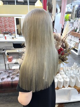 ロマーリ(LOMARLIE) 20代30代ロングハイトーンブリーチダブルカラーケアブリーチ