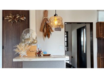 ソウ(SOW)の写真/居心地よくリラックスして頂けるような落ち着いた雰囲気のプライベートサロンです。お気軽にお越しください