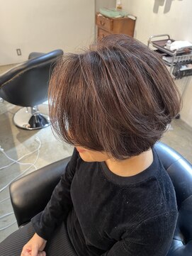 レイヤーショート×ショートボブ×白髪ぼかしハイライト