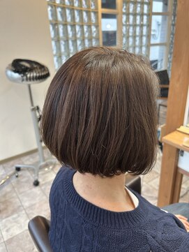 グレイカラー×ハイトーンベージュ＆ナチュボブ