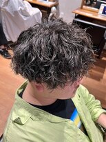 ビスイル 秋葉原店(Vis ill) ツイスパ刈り上げサイド3mm強めパーマ