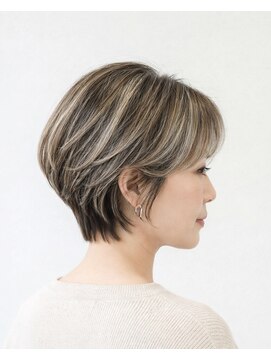 アットティー 金沢文庫(at tee...) 【白髪ぼかしハイライト×丸みショート】