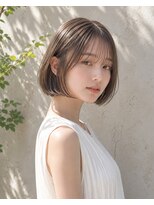 ラベストオイケ(LOVEST OIKE) 内巻きボブ × 透明感ベージュカラー / 20代