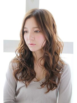 マーブルズ 横浜店(marbles) 透け感ロングパーマスタイル[横浜美容室30代40代50代]