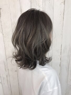 ノア(noA) グレージュ 外ハネ ブリーチ無し☆