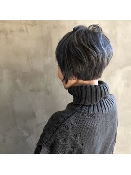 ルッカ(Rucca) グレイッシュショートヘア