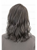 エコモ ヘアー(E Komo hair) 細巻き波ウェーブ/セミディシルバーハイライト