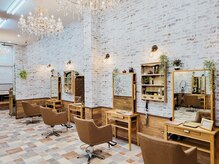 ラトゥールヘアーウィズ 東加古川店(LATOUR hair with)の雰囲気（広々とした店内で、くつろぎの空間をお過ごし下さい^ ^）