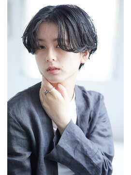 ナックアベノ(knack abeno) ハンサムセンターパート前髪なし大人ショート/レイヤーカット