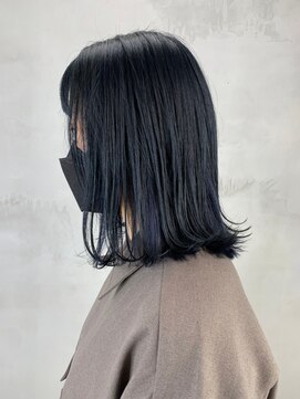 アイティーバイアルバム 下北沢店(IT by ALBUM) ネイビーグレー_アースカラーくびれヘアツートンカラー_ba367841