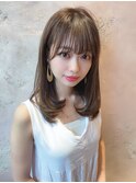 扱いやすさが人気のナチュラルセミディレイヤー
