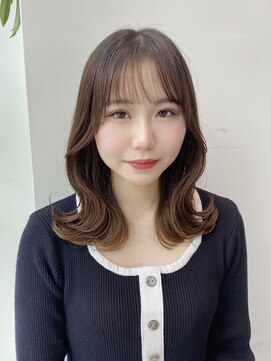 ステア ケース(stair case) 韓国ミディアムくびれヘア前髪顔まわりカット