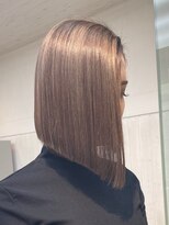 ネウィサリュー 立川(newi saLyu)&nbsp;丸型卵形切りっぱなしボブワンレンボブ美髪シルバーグレー立川