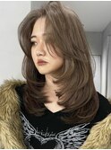 ミディアムヘアグレージュカラーデザインカラーシルキーベージュ