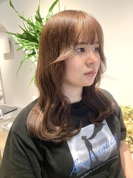 テンダー(Tender) 韓国風ナチュラル／巻き髪スタイル