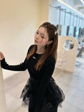 メルティカラー似合わせカットセミロングフェミニンロング