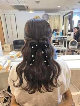 アイビス(AIBIZ) 波巻きハーフアップ