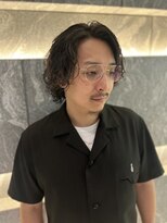 カケル(×.)&nbsp;センターパートショート／大人風グリンジパーマ