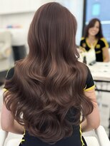 アマトウキョウスマートサロン(AMA TOKYO×Smart Salon) ヘーゼルベージュ ブリーチなし レイヤーカット 海外風