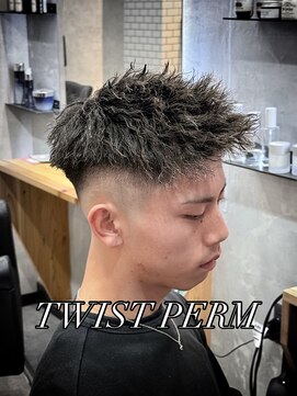 トップバイスリーナイン(TOP by THREE NINE) 短髪ツイストパーマ