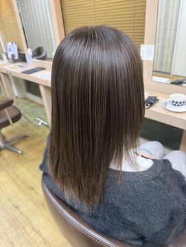 アクイール(ACCUEILLIR) 白髪ぼかしハイライト×グレージュ