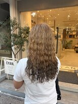 シアン 矢場町店(CYAN.)&nbsp;ぐるぐるスパイラルパーマにデザインカラー