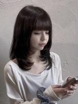イフイイズカ (Ifh iizuka)&nbsp;ふわっと軽やかなミディアムレイヤーstyle