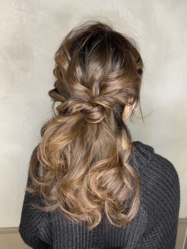 レア 中野(Le'a) Le'a中野　MISAKI【ふわふわハーフアップ】