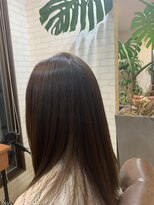 ハーフ(HALF)&nbsp;弱酸性ストレートとツヤ感カラー