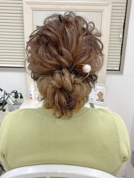 リサ 恵比寿(risa.) ふわふわシニヨン