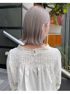 ロワンバイアルティナ 横須賀中央店(Rowan by artina) ホワイティアッシュ_ぶつ切りボブ_ミルクティアッシュ_3