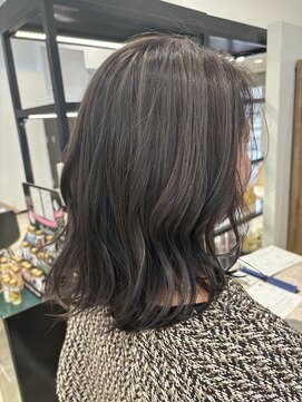 ディーボーイ 健軍店(D-BOY) グレージュカラー