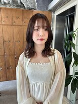 ピンクベージュレイヤーロングくびれヘア
