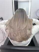 エゴ 池袋(EGO)&nbsp;10代20代30代外国人風バレイヤージュ　レイヤーカット